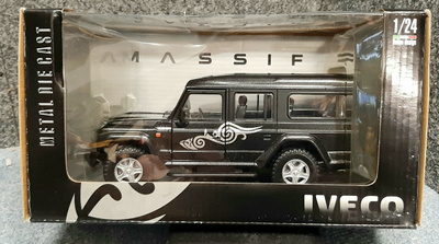 Iveco massif 1:24 maasturi metallinen pienoismalli uudenvero