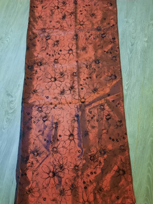 Puna-mustat pitkät verhot 140x238cm