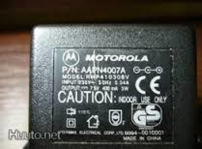 ORIGINAL MOTOROLA LATURI, ADAPTER