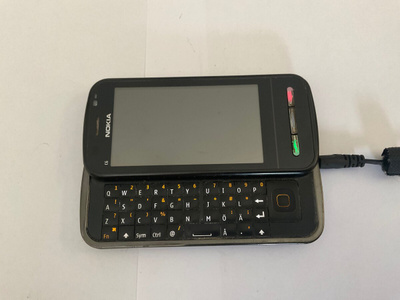 Nokia C 6 puhelin