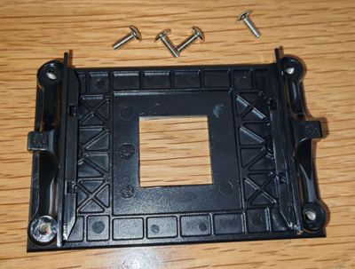 AMD AM4 jäähdyttimen kiinnityskehikko bracket