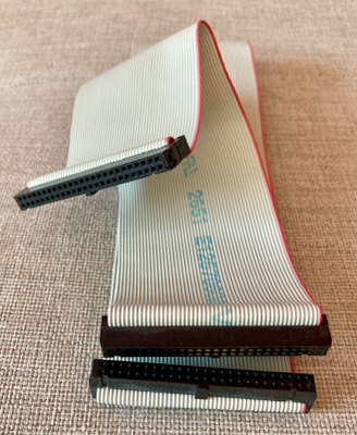 SCSI kaapeli 50-pin, kahdelle laitteelle