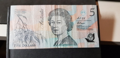 5 DOLLARS AUSTRALIA kl 4-5 ? ONKO MUOVIMALERIAALI