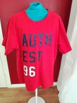 WA punainen t-paita kokoa XL (L)