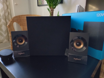 Logitech Z533 -kaiuttimet