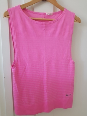 Nike Aniliini Treenipaita / Urheilupaita / paita - koko XS