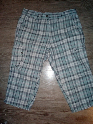 Shortsit / Caprit koko M , siniruudulliset