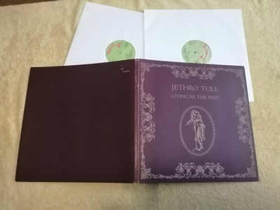 JETHRO TULL - Living In The Past LP
