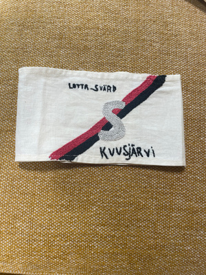 Lotta Svärd   hihanauha KUUSJÄRVI
