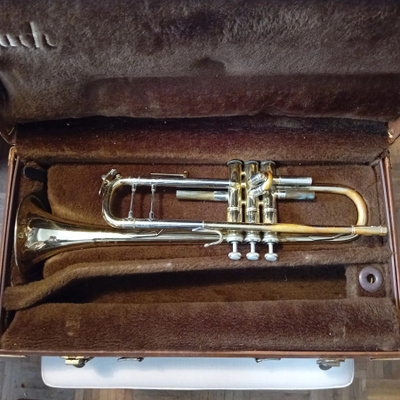 Bach Stradivarius model 43 trumpetti