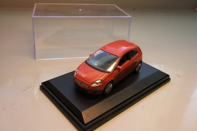 Vitriini 1:43 autoille 2 kpl