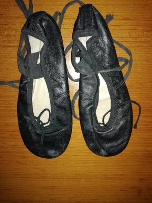 Baletti ballerina nahkatossut mitta 20, 5 cm nahkaa mustat