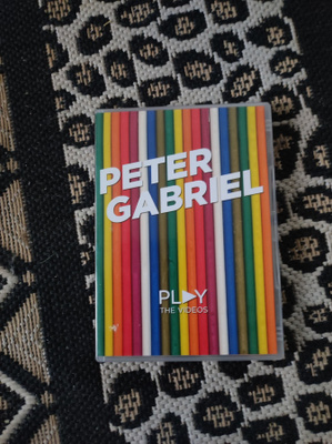Peter Gabriel play the videos