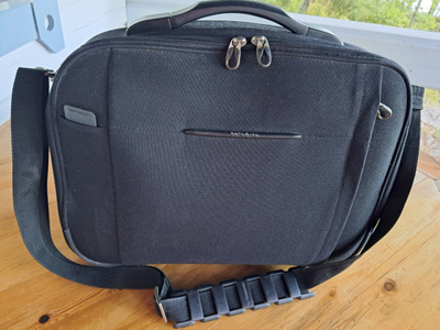 TIETOKONELAUKKU SAMSONITE