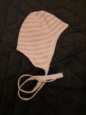 Pienelle tytölle puuvilla lakki py 35-38cm
