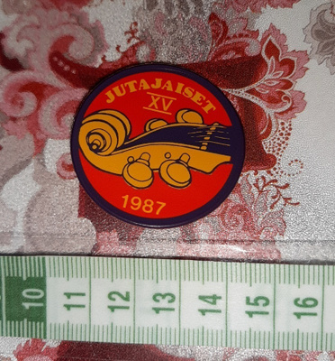 Rintakoru / rintamerkki