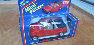 Volkswagen Golf mk1 cabrio Mini-Flitzer Playbear