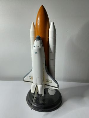 Nasa Endeavour 31 cm Hanlet International 90-luku puu/muovi
