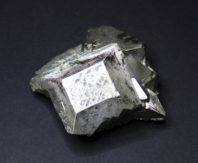 Pyriitti harvinaisempi muoto kide 86 mm n.1/2 kg Racracancha