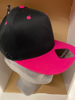 Snapback Lippis musta / pink