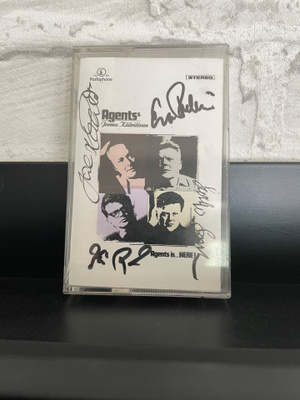 Agents & Jorma Kääriäinen - Agents is HERE 2001, Parlophone