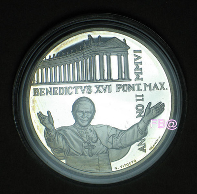 2006 Vatikaani 10€ juhlaraha Pietarin Kirkon edustan aukio