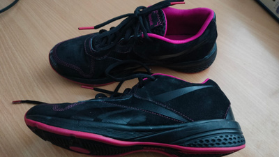 Reebok 38 sisäpelikengät.