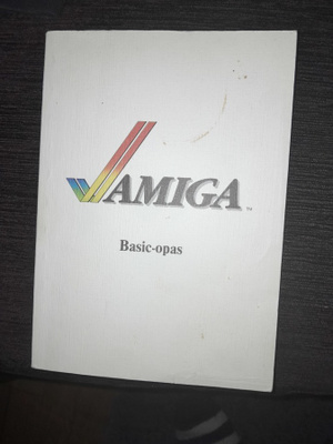 Suomenkielinen Amiga Basic-opas