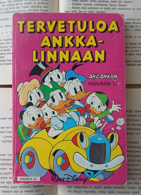 Aku Ankan taskukirja 12 • Tervetuloa Ankkalinnaan