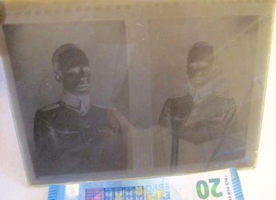 VANHA Lasinegatiivi Upseeri