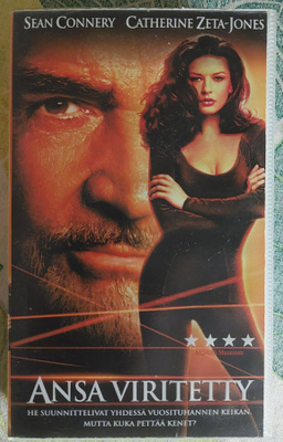 VHS  elokuvia 3 kpl,  koekatseltu ja kelailtu.