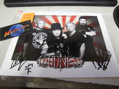LOUDNESS PROMOKUVA KOKO BÄNDIN NIMMAREILLA !