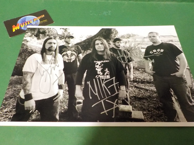 EYEHATEGOD KUVA KOLMELLA NIMMARILLA