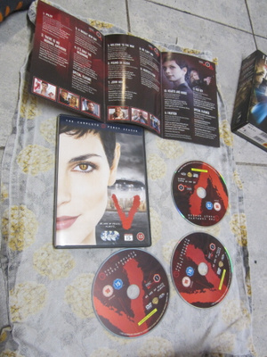 V - The Complete First Season 3DVD