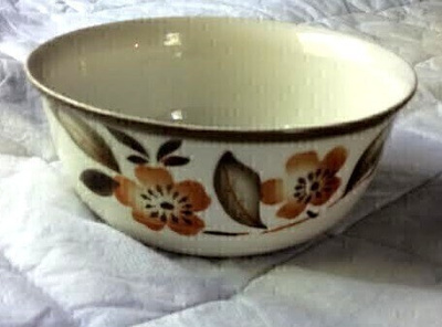 Kaunis retro kulho halkaisija 17 cm