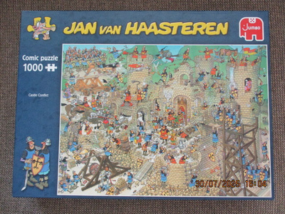 PALAPELI (JAN VAN HAASTEREN) LINNAN VALTAUS-CASTLE CONFLICT