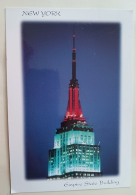 New York, Empire State Bulding, värivaloin koristeltuna ei p