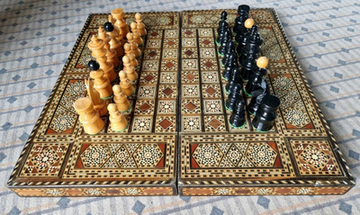 Shakki/Backgammon Pelit  .HIENO 49×49 cm