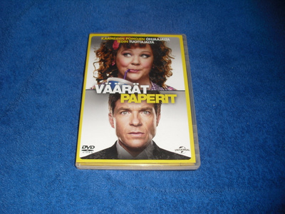 VÄÄRÄT PAPERTI (Jason Bateman)***