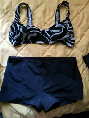 Bikinit B kuppi  cm retro musta valkeat, musta valkeat