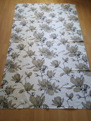Finlayson - Pöytäliina - kukkakuvio - 145 x 230 cm