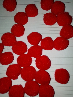 Pehmo pom pom pallo punainen