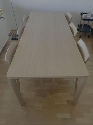 Hieno design tammipöytä ja kuusi tammi tuolia