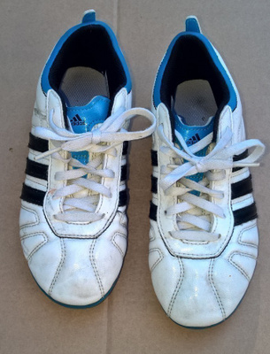 ADIDAS NAPPULA KENGÄT KOKO 33 NAPPULAKENGÄT
