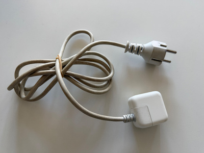 Apple A1401 12W. USB-A