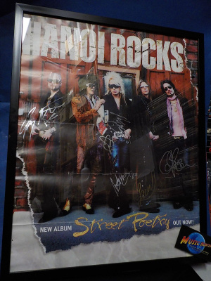 HANOI ROCKS TAULU KOKO BÄNDIN NIMMAREILLA