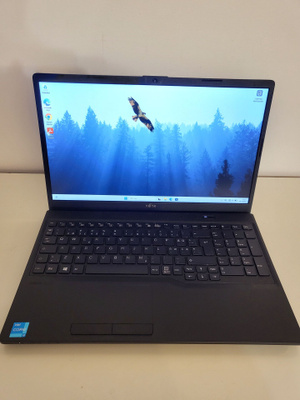Fujitsu A3511 15,6" kannettava W11