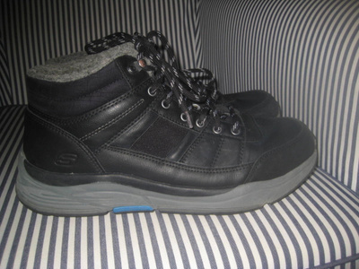 **Skechers  talvikengät , koko EUR 43 **