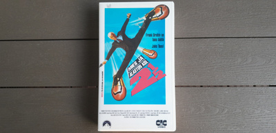 VHS: Mies Ja Alaston Ase 2½ (Leslie Nielsen 1991)