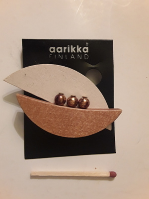 Aarikka puinen  rintakoru